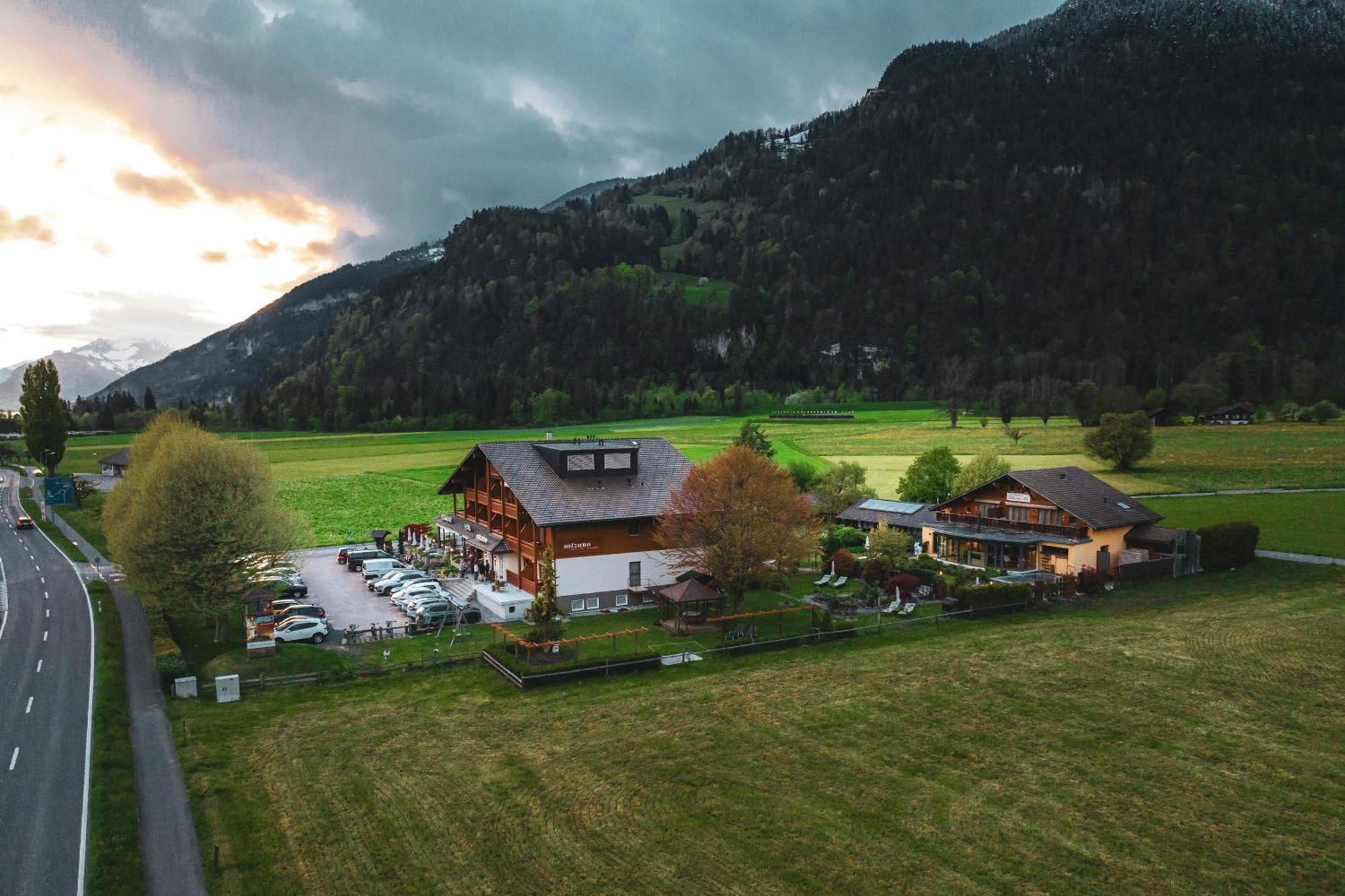 SALZANO Hotel - Spa - Restaurant Unterseen Bagian luar foto