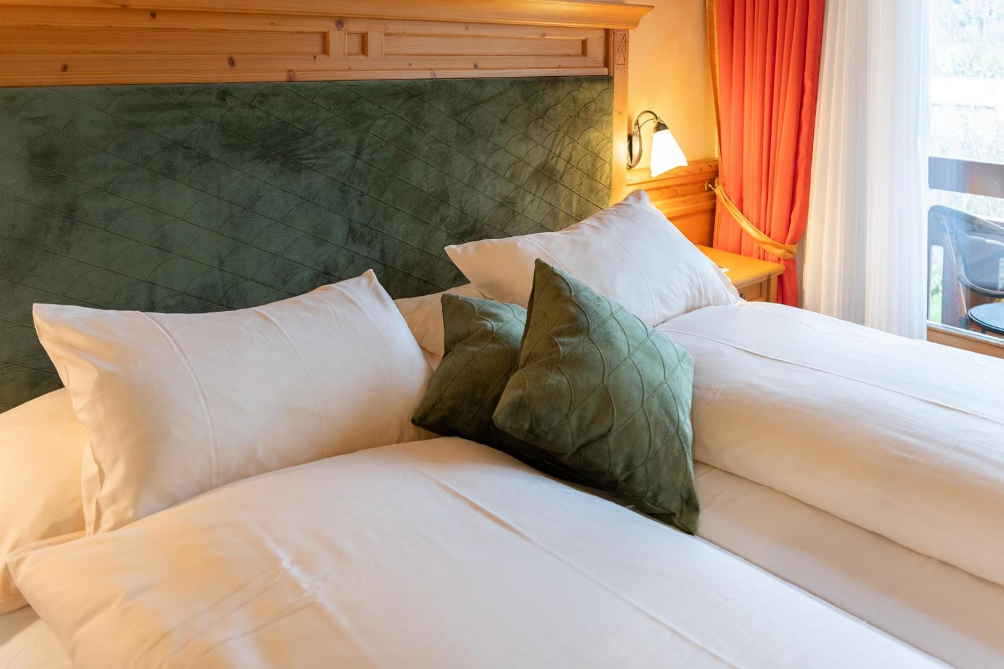 SALZANO Hotel - Spa - Restaurant Unterseen Bagian luar foto